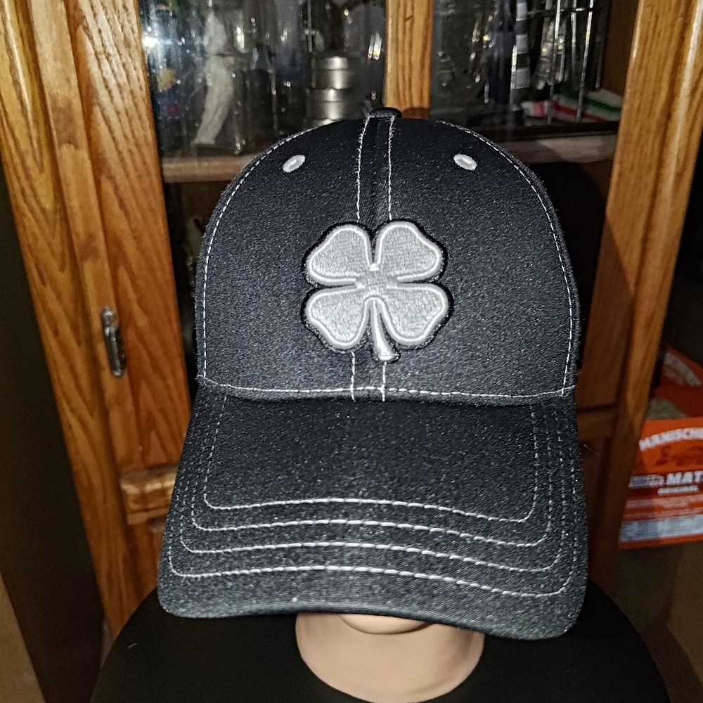 Black Clover Clover Embroidered Logo Fitted Hat Cap L-XL